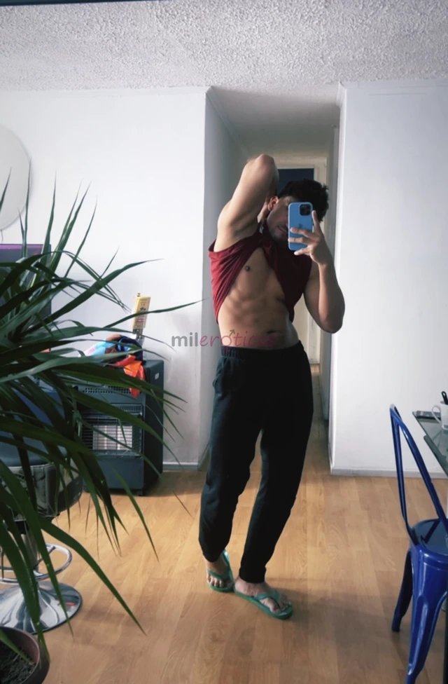 Mi rol es versatil activo o pasivoquieres experimentar con un chico amp aqui estoy te ayudare a experimentar y sacarte esas ganas de mi encontraras un...