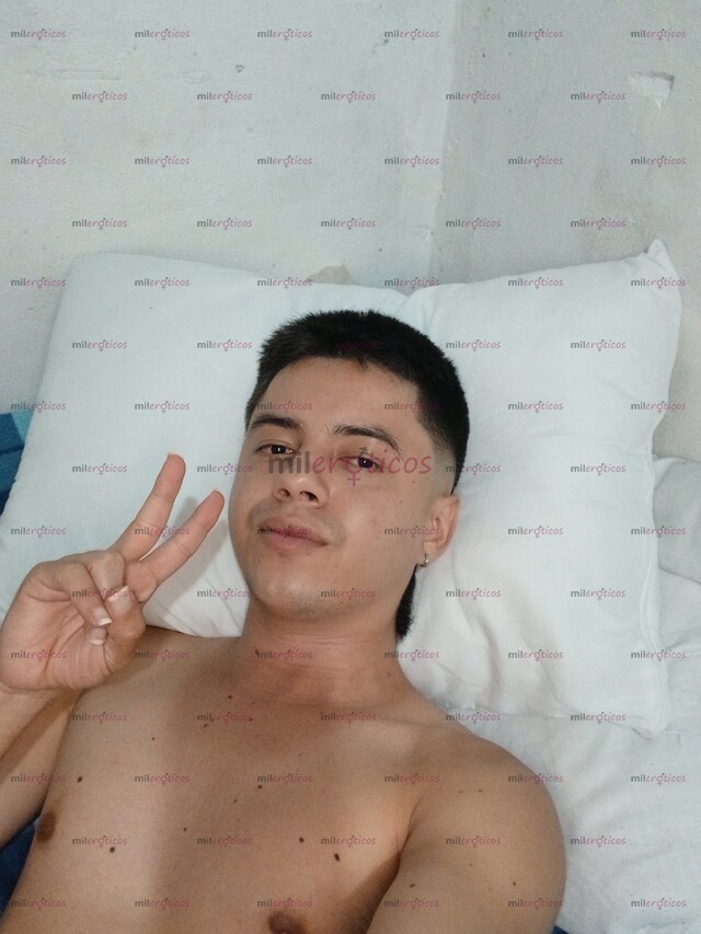 FOTOS DE HOLA ME LLAMO ANDRÉS SOY UN CHICO SUMISO Y JUGUETÓN EN MEDELLÍN CONTÁCTAME