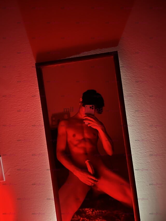 FOTOS DE SOY ALEX UN TWINK DE 20 AÑOS LISTO PARA CUMPLIR TUS FANTASÍAS