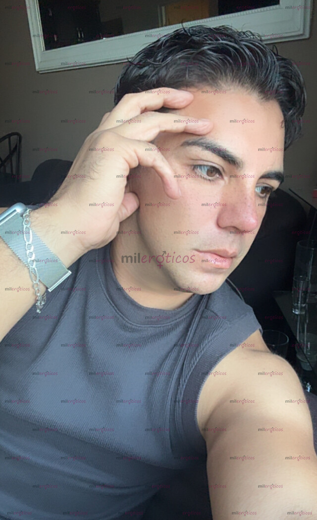 FOTOS DE EL TERCERO QUE SE NECESITA PARA ESA FANTASÍA CON TU ESPOSA