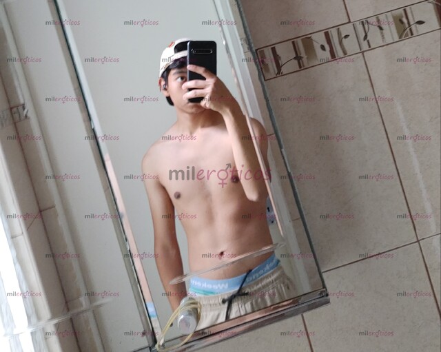 FOTOS DE TWINK, VERGON Y HOT. DUROS 19CM DE MORRITO PUESTOS PARA TI PAPI.