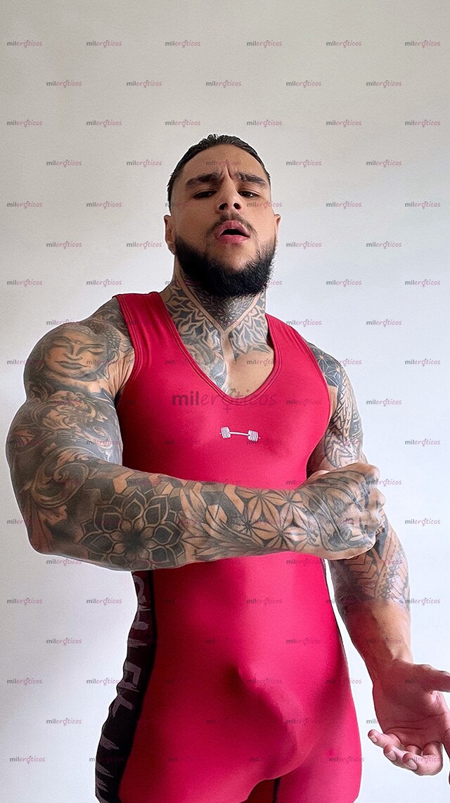 FOTOS DE MUSCULOSO TATUADO VERGON DOMINANTE BARBADO DISPUESTO A CUMPLIR TUS FANTASÍAS