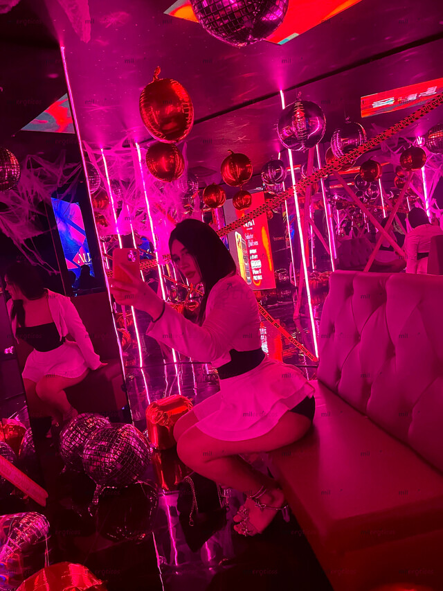 FOTOS DE SOY NATALIA RECIÉN LLEGADA CULONA DE 19 AÑITOS LISTA PARA TI AMOR