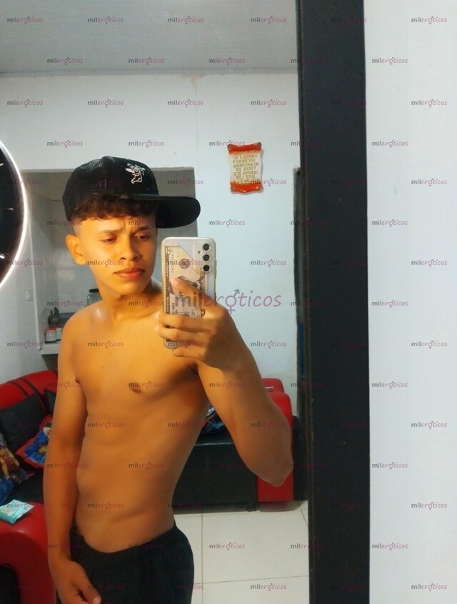 FOTOS DE CHICO BISEXUAL VERSÁTIL,RESERVADO Y SERÍO Y RESPETUOSO