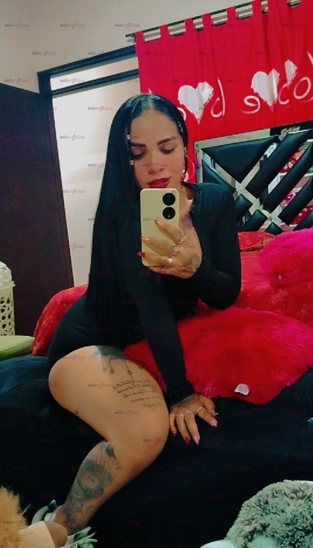 FOTOS DE HERMOSA CHICA VIP CON VAGINA JUGOSA Y ESTRECHITA