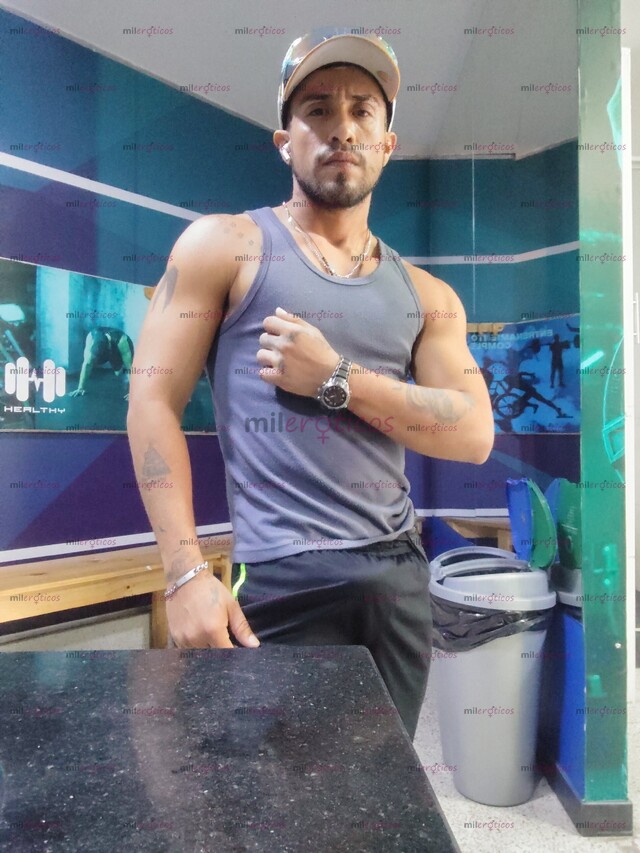 FOTOS DE 24 AÑOS ARRECHO, GRUESO, COMPLACIENTE, AMOROSO, AMABLE, DETALLISTA