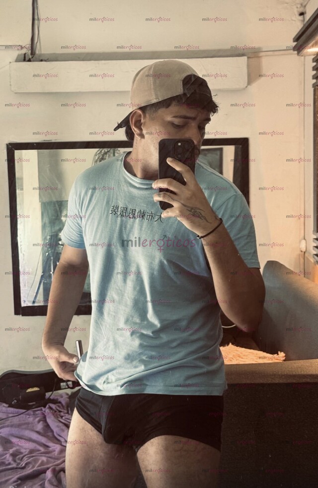 FOTOS DE HOLA SOY NUEVO EN LA CIUDAD SOY ACTIVO ESTOY BUSCANDO DIVERSIÓN Y PASARLA RICO