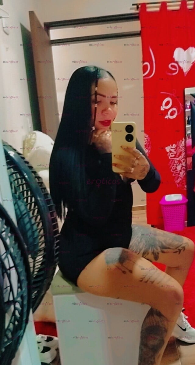 FOTOS DE HERMOSA CHICA VIP CON VAGINA JUGOSA Y ESTRECHITA