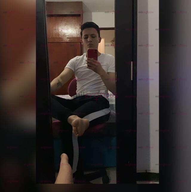 FOTOS DE FLACO CACHONDO Y NALGÓN LISTO PARA COMPLACERTE