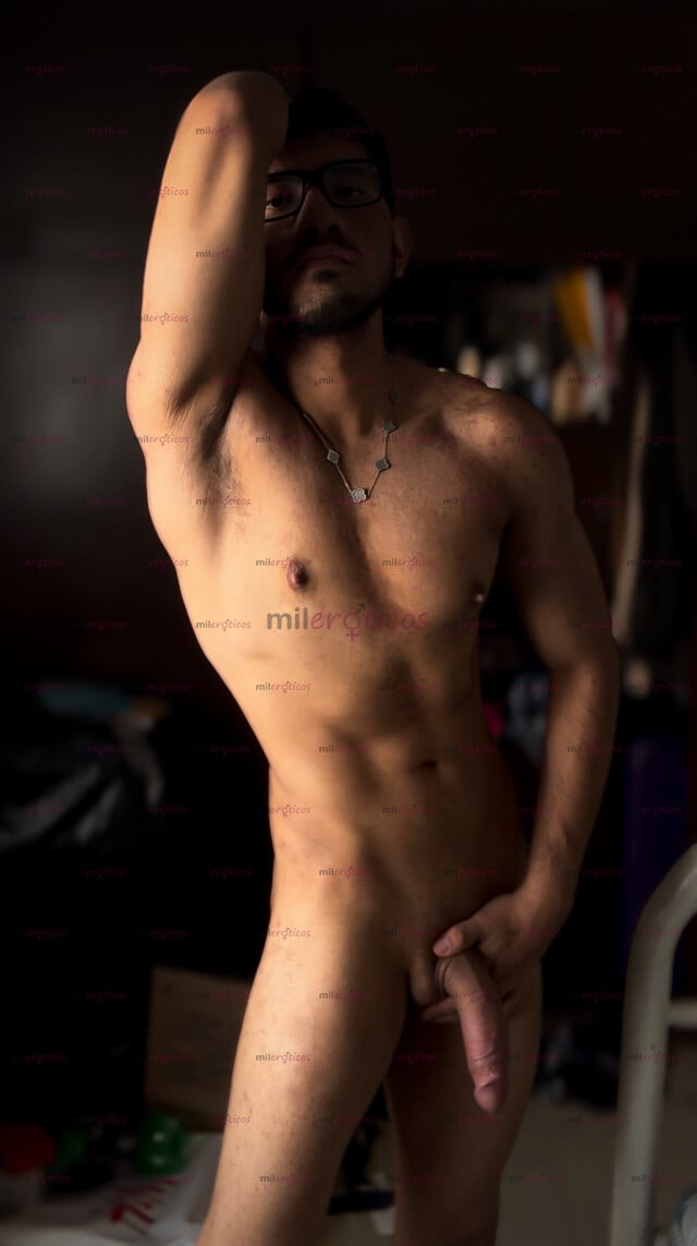 FOTOS DE ULTIMA SEMANA EXPERTO CUERNEADOR HETERO CON 22CM DE VERGA