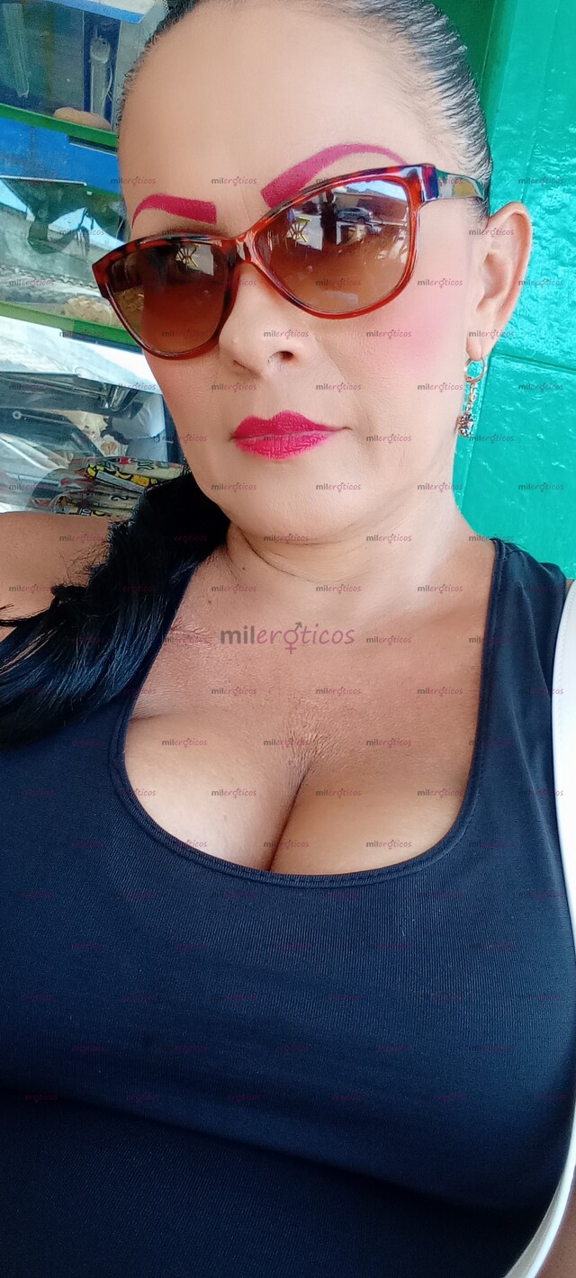 FOTOS DE DAMA...HERMOSA...MADURA...DE NUEVO EN LA CIUDAD DE CARTAGENA...