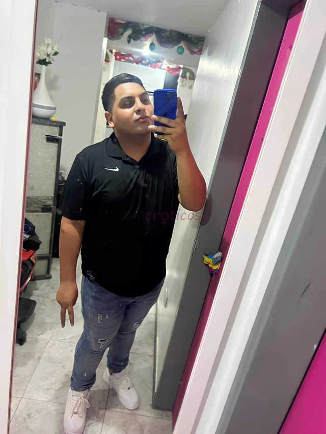 Soy un gordito con un culo aguantador soy sumiso perverso capaz de complacer cualquier tipo de fetiche hago encuentros personas y contenido solo perso...