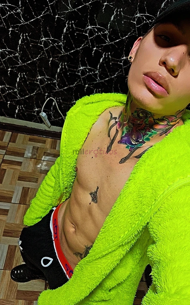 Un chamo de 22 anos llamado santiago complaciente en la cama y en lo que quieras hacer masajes al desnudo soy bajito 1 65 soy blanco con tatuajes delg...