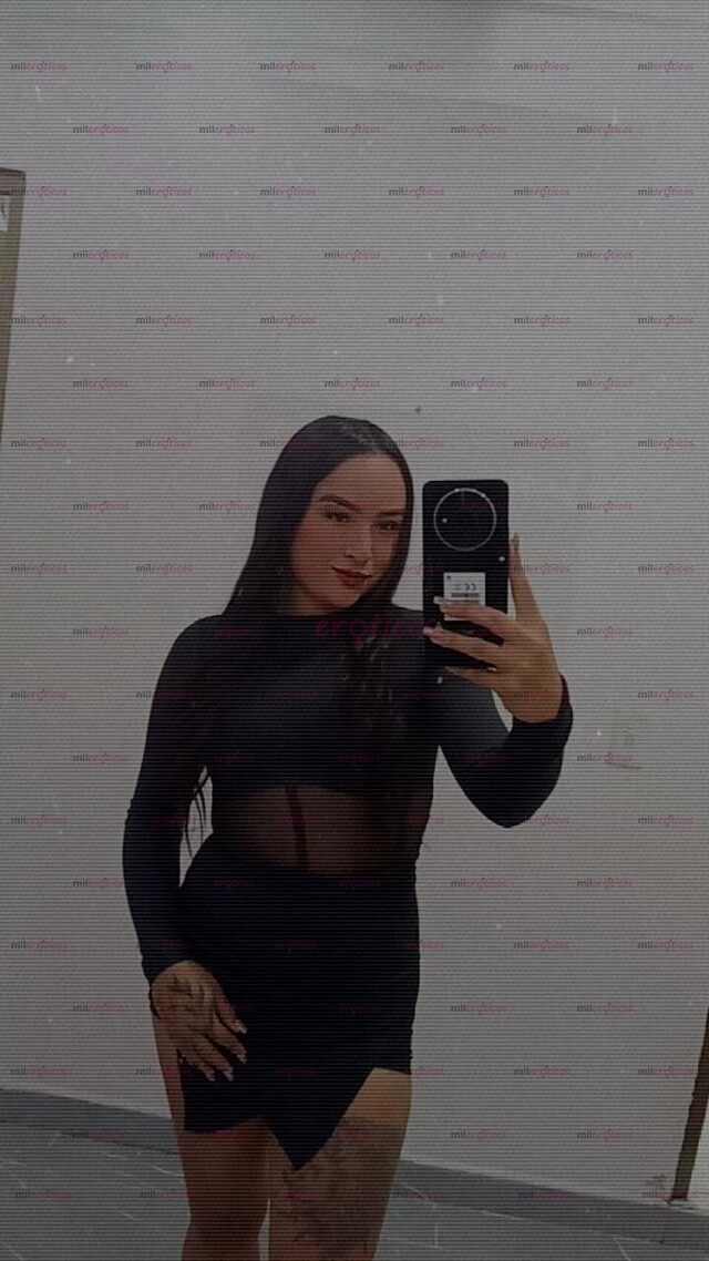 FOTOS DE LUNA UNA HERMOSA CHICA COMPLACIENTE Y CARIÑOSA