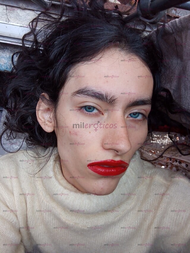FOTOS DE CHIQUILLA DE OJOS AZULES. SOY NIÑA DE 21 AÑOS DE EDAD. LAS 24 HORAS DEL DÍA.