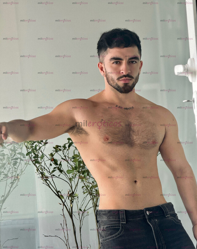 FOTOS DE VISITANTE UNIVERSITARIO VERSÁTIL , MORBOSO Y CALIENTE