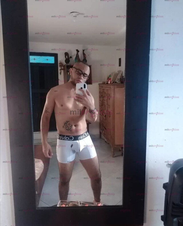 FOTOS DE MORENO SEXY VERSÁTIL LECHERO COMPLACIENTE SITIO, DOMI DISPONIBLE LAS 24 HORAS