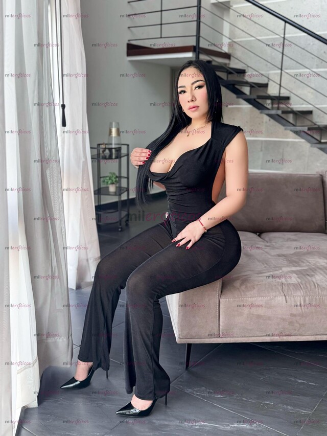 FOTOS DE UNA RICA VENEZOLANA BIEN TETONA Y CULONA QUE TE SECO ABIERTA AHORA