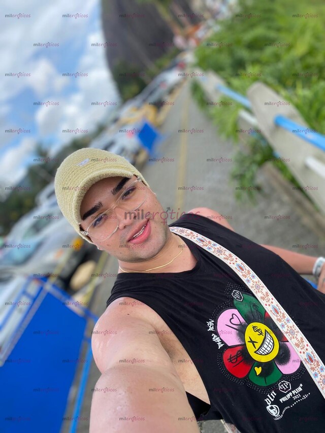 FOTOS DE CHICO GAY JOVEN PROFESIONAL DE LA CIUDAD DE PEREIRA