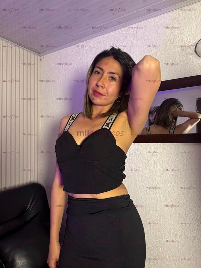 FOTOS DE FLACA DE SENOS PEQUEÑOS CON GANAS DE UNA BUENA POLLA DESDE 10.000.