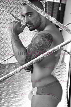 FOTOS DE PAPI LATINO ,MACHOTE CUBANO MUSCULOSO CON MUY BUENA VERGA GRANDE 24 CM REALES .
