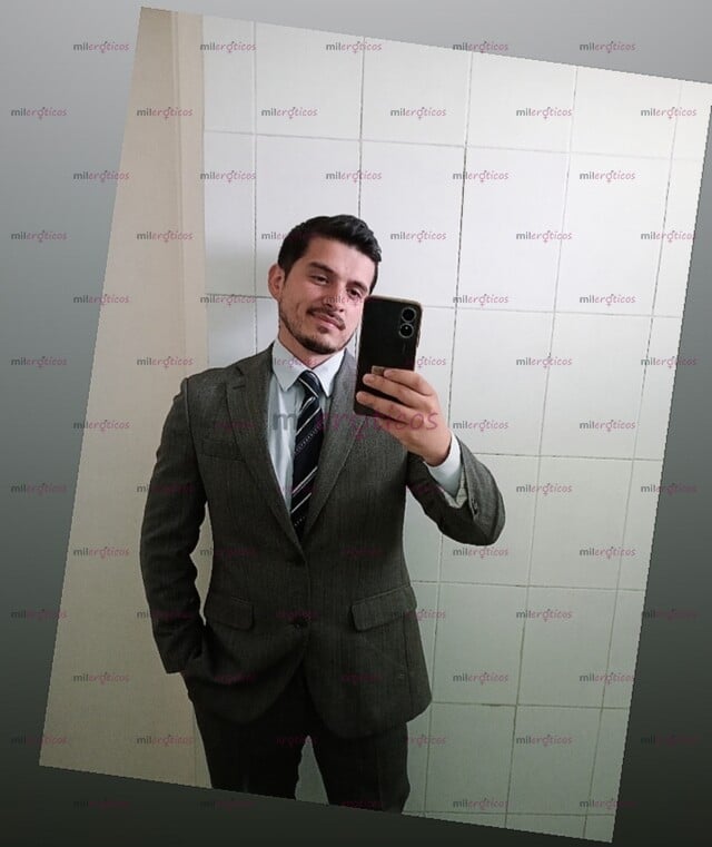 FOTOS DE HOMBRE GUAPO ATLÉTICO E INTERESANTE, HETEROSEXUAL BUEN ACOMPAÑANTE