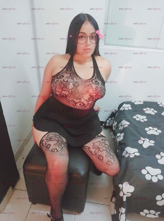 FOTOS DE GATITA PELINEGRA, ME ENCANTA ESTAR EN CUATRO