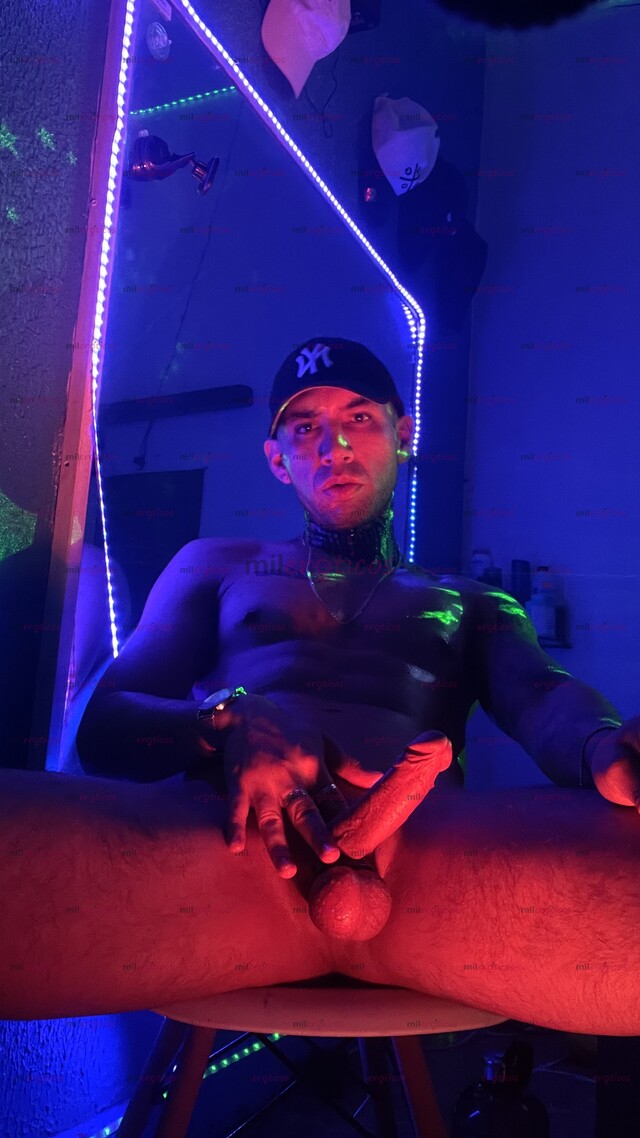 FOTOS DE MORBOSO, DOMINANTE Y CÓGELON LISTO PARA PODER HACERTE MI PERRA.