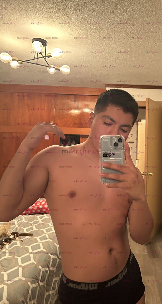 FOTOS DE JOVEN UNIVERSITARIO, EDUCADO, VERGON Y ENTRÓN