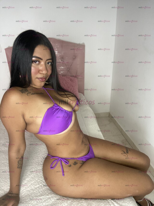 FOTOS DE ARDIENTE MORENA HERMOSA ALTA MUY COMPLACIENTE