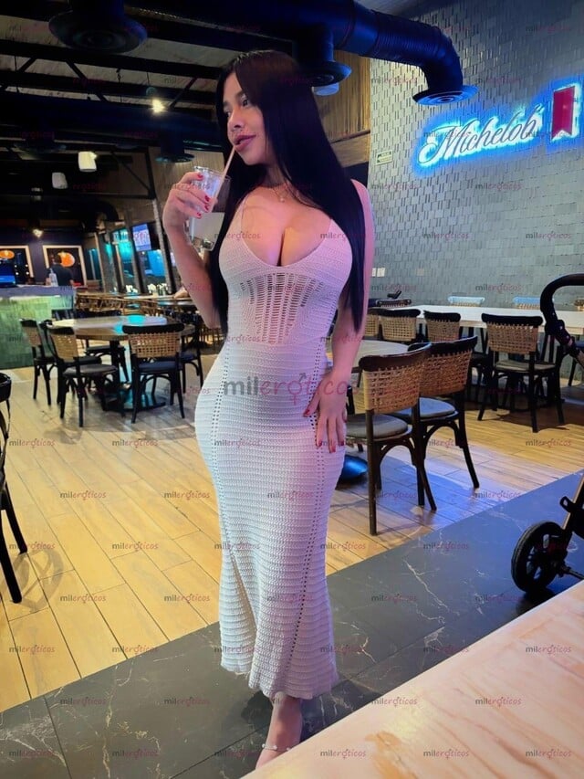 FOTOS DE ARDIENTE CON LUGAR Y UN CULO Y UNAS TETAS PARA CUMPLIR TUS MÁS BAJOS DESEOS