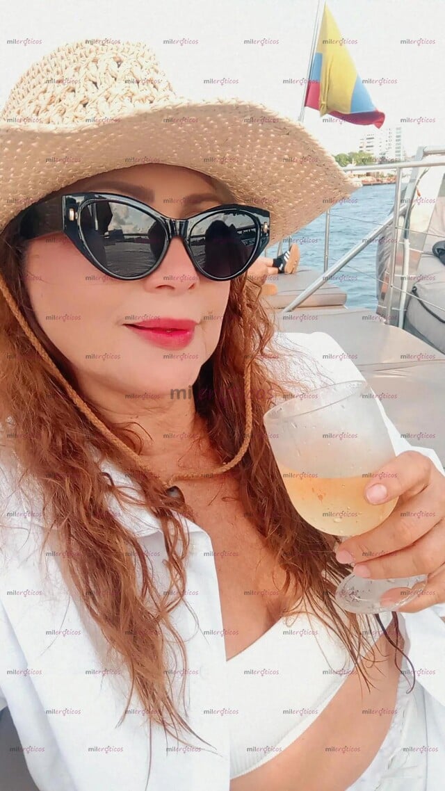 FOTOS DE HOLA SOY LA DIVINA PATY TU FANTASÍA MAS SEXUAL QUE PUEDAS TENER