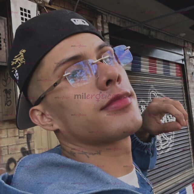 FOTOS DE CHICO JOVEN 100% REAL Y DISPONIBLE PARA CONOCERNOS Y PASAR UN BUEN RATO