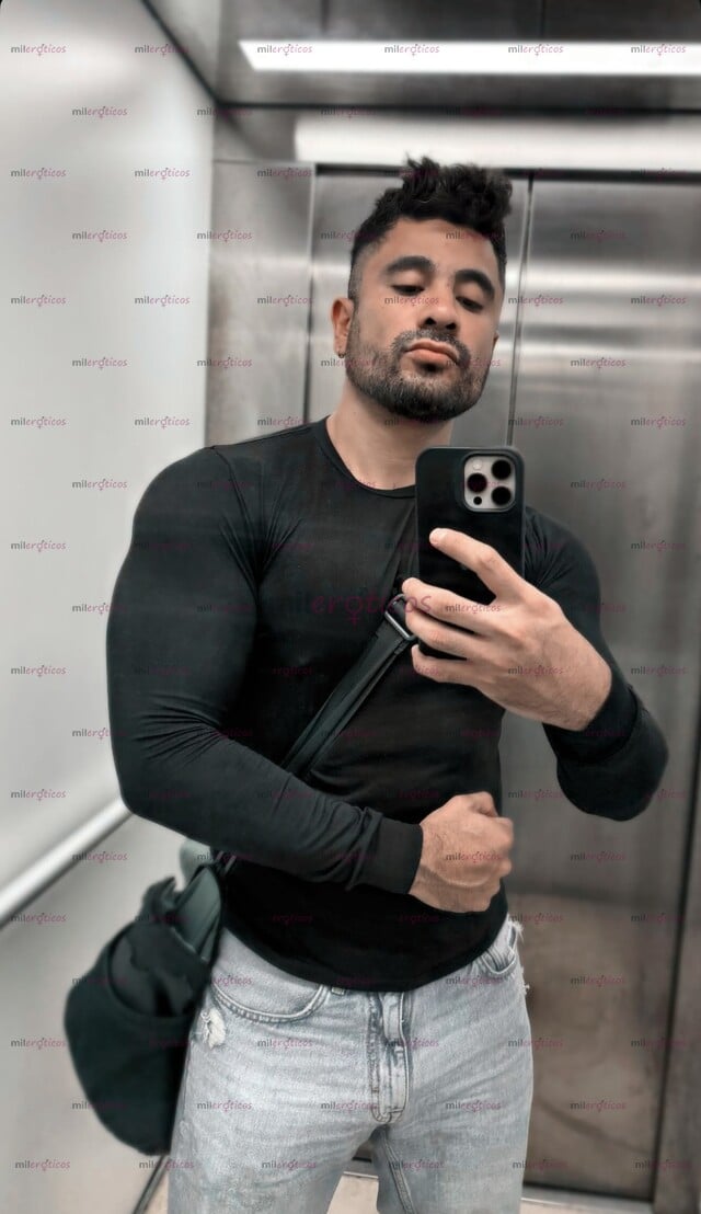FOTOS DE VATO MASCULINO GUAPO VARONIL DISCRETO LISTO PARA CUMPLIR TUS DESEOS.
