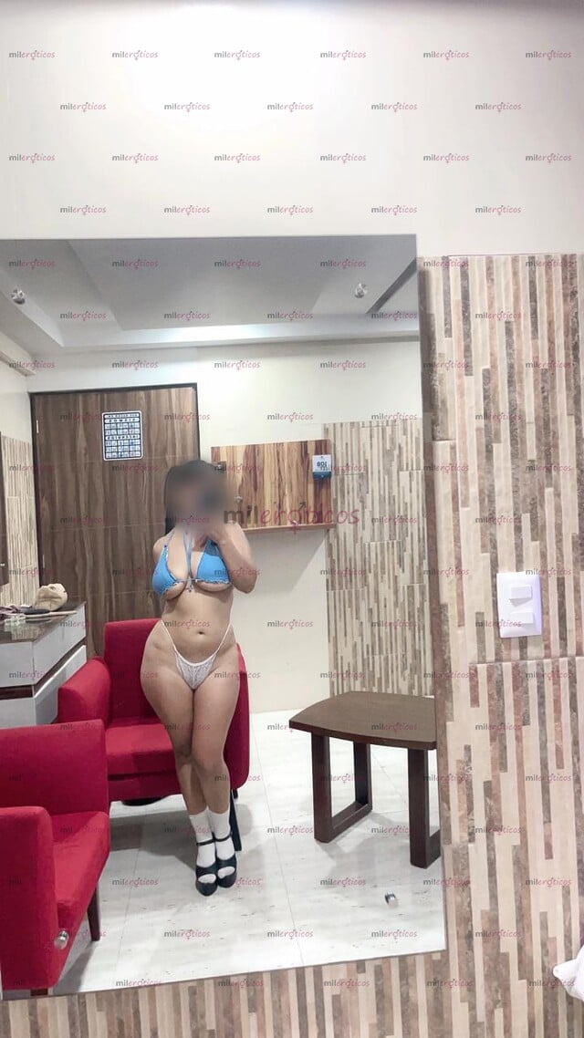 FOTOS DE 100% REAL APRETADITA Y MOJADITA. DULCE PERO TRAVIESA