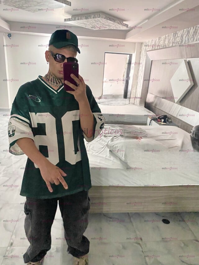 FOTOS DE 21CM LUJURIA Y PLACER TATUADO DOMINANTE Y MORBOSO, DE MENTE ABIERTA