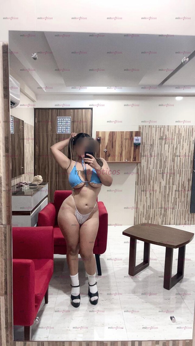 FOTOS DE 100% REAL APRETADITA Y MOJADITA. DULCE PERO TRAVIESA