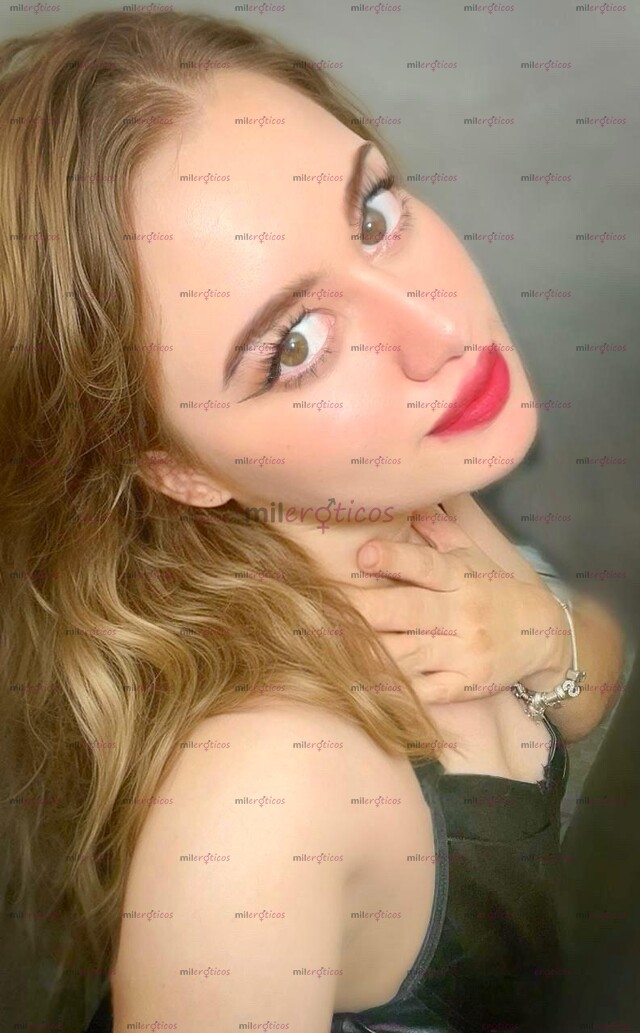 FOTOS DE CON LUGAR! SEXY CHICHONA COLOMBIANA VIP!!