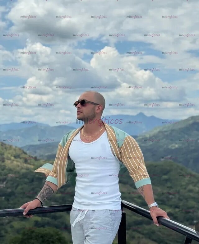 FOTOS DE HOMBRE VERSÁTIL, VERGÓN, APUESTO Y DIVERTIDO.....