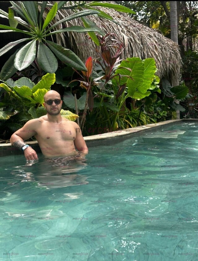 FOTOS DE HOMBRE VERSÁTIL, VERGÓN, APUESTO Y DIVERTIDO.....
