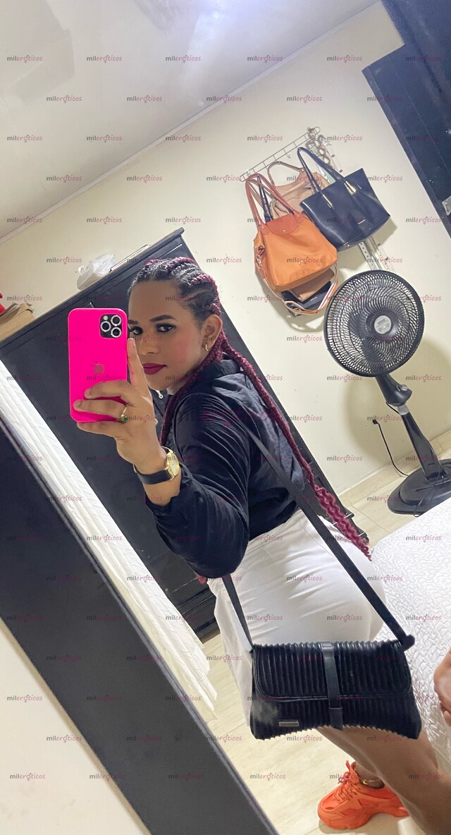 FOTOS DE HOLA LLEGÓ LUISA CON UNA COLA SÚPER GRANDE UNIVERSITARIA