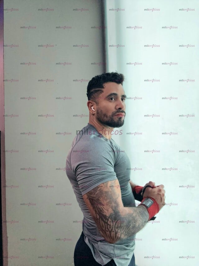 FOTOS DE VATO MASCULINO GUAPO VARONIL DISCRETO LISTO PARA CUMPLIR TUS DESEOS.