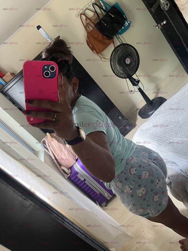 FOTOS DE HOLA LLEGÓ LUISA CON UNA COLA SÚPER GRANDE UNIVERSITARIA