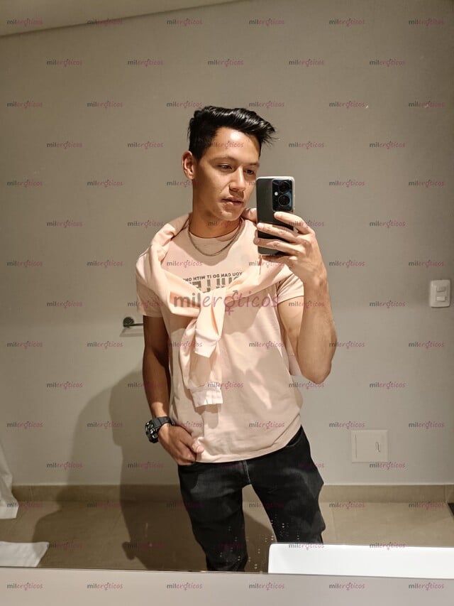 FOTOS DE CHICO DELGADO Y SEXY CON BUENA VERGA DISPONIBLE Y MUY ARRECHO