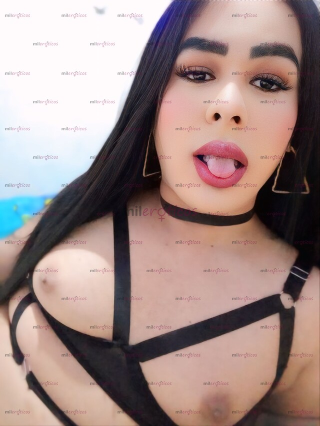 FOTOS DE EXQUISITA NIÑA CULITO APRETADO HAGO UN RICO ORAL ENSALIBADO UNA PERRITA CARIÑOSA