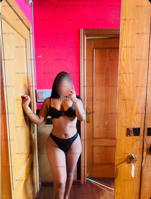 FOTOS DE MORENA DE GRANDES NALGAS SEXI Y CALIENTE