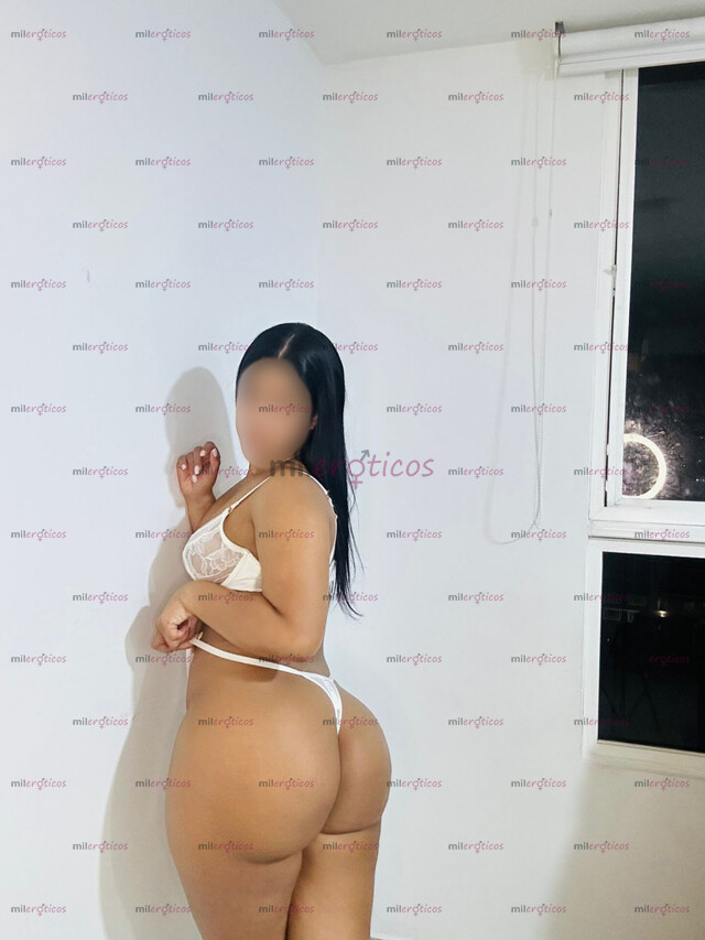 FOTOS DE MORENA DE GRANDES NALGAS SEXI Y CALIENTE