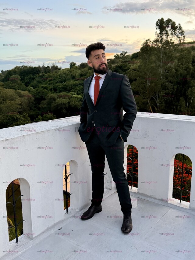 FOTOS DE BJ VARONIL CABRÓN GRANDOTE TATUADO Y BARBÓN COMPLACIENTE