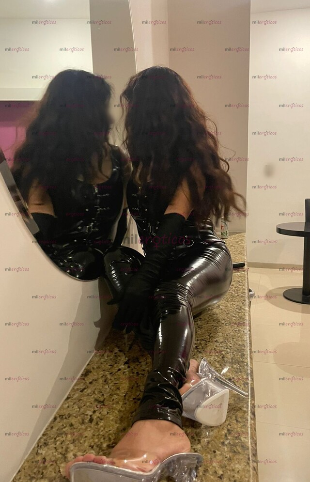 FOTOS DE SEXY MILF BILINGUAL . MASAJE EN LENCERÍA