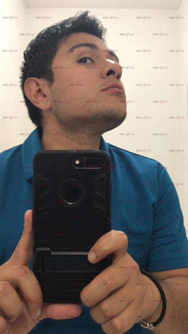 FOTOS DE CHICO TIERNO QUE TE DARA MASAJE EROTICO Y MAS .